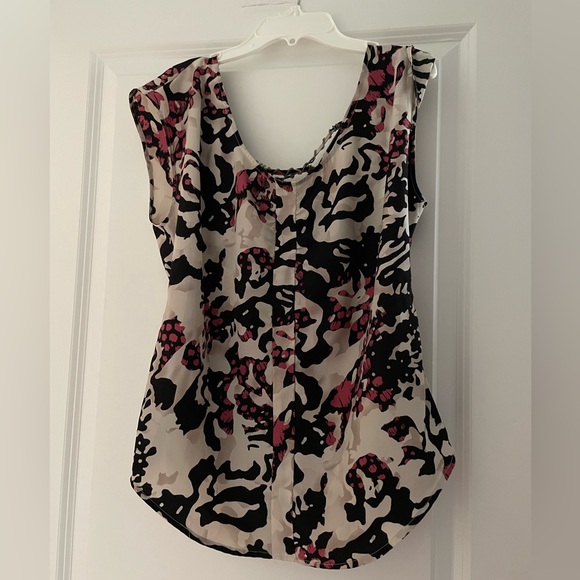 Guess Medium Print Shirt - Picture 1 of 4